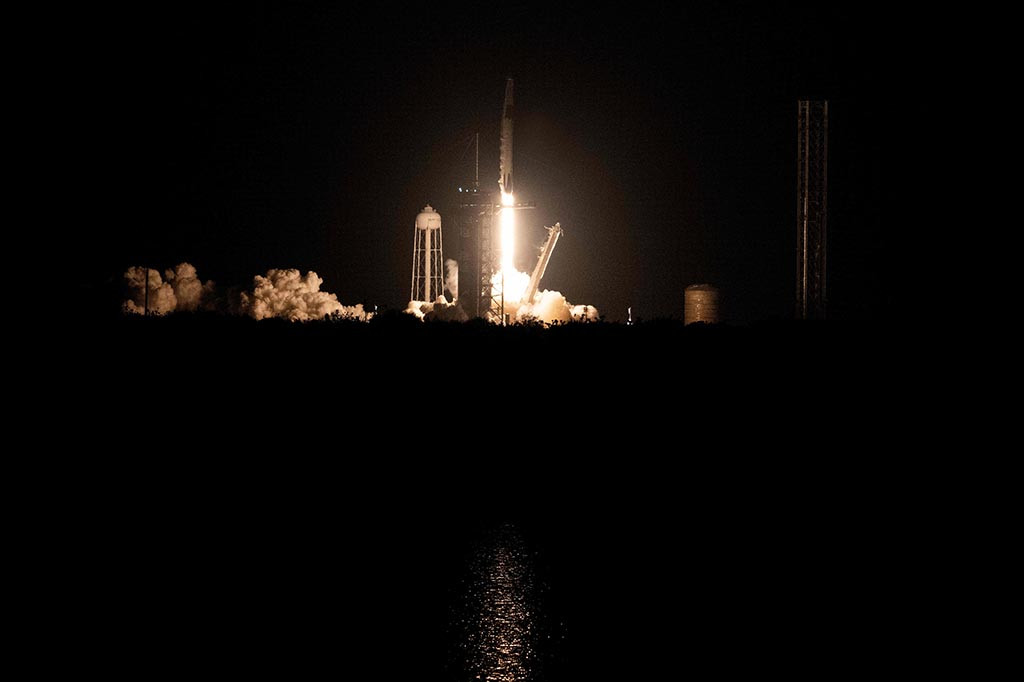 Misi SpaceX Dragon Crew-6 diluncurkan pada pukul 12:34 (0534 GMT) Kamis dari Launch Complex 39A di Kennedy Space Center NASA di Florida.