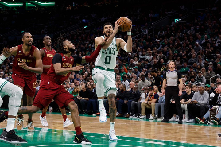 Baru di kuarter ketiga Celtics bisa bermain dengan lepas untuk unggul hingga 21 poin dan mengakhirinya dengan skor 96-78.