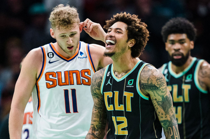 Sementara poin tertinggi Hornets dicetak oleh Kelly Oubre Jr dengan 26 poin, Terry Rozier 20 poin, Gordon Hayward 15 poin, dan Mark Williams mencetak double-double dengan 11 poin serta 10 rebound.