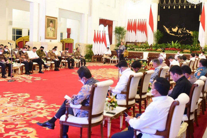 Jangan sampai, kata Presiden, aparat pemerintah memberikan pelayanan yang tidak baik, apalagi disertai dengan perilaku yang kerap arogan dan pamer kekuasaan serta pamer harta.