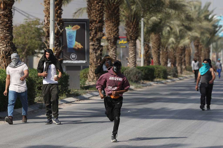 Mahmoud Jamal Hassan Hamdan, 22, meninggal akibat luka serius yang ditimbulkan peluru penjajah (Israel) selama penyerbuan tersebut, demikian pernyataan dari Kementerian Kesehatan Palestina. “Hamdan meninggal sebelum tiba di Rumah Sakit Hadassa di Jerusalem,” kata seorang juru bicara di sana.