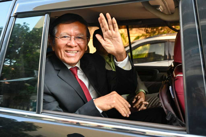 Pemimpin oposisi Kamboja Kem Sokha, divonis 27 tahun hukuman penjara karena tuduhan pengkhianatan, Jumat, 3 Maret 2023. Ini merupakan pukulan lagi bagi kekuatan prodemokrasi negara tersebut yang sudah tersudut.