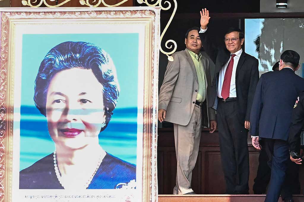 Kem Sokha menyangkal tuduhan tersebut, dan mengatakan bahwa ia tidak berkonspirasi dengan kekuatan asing. 