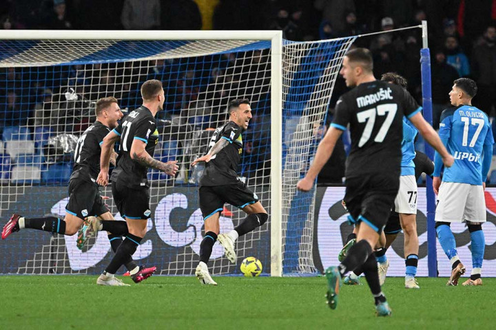 Di babak kedua, Napoli justru kebobolan pada menit ke-67 lewat tendangan Matias Vecino dari luar kotak penalti yang menjebol pojok kiri bawah gawang Alex Meret. I Partenopei tertinggal 0-1.
