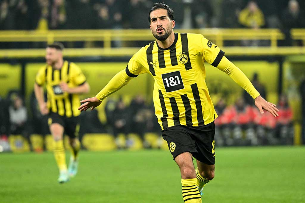 Tuan rumah berhasil menggandakan kedudukan pada menit ke-39. Kali ini giliran Emre Can yang mencatatkan namanya di papan skor. Tendangan bebas Emre Can tidak bisa dihalau kiper lawan. Skor 2-0 pun menutup babak pertama.