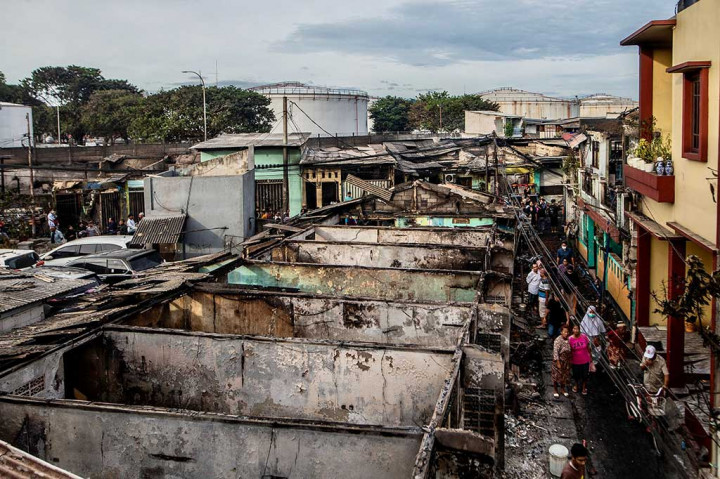 Deretan rumah warga yang turut menjadi korban kebakaran di dekat Terminal BBM Plumpang, Jakarta Utara.