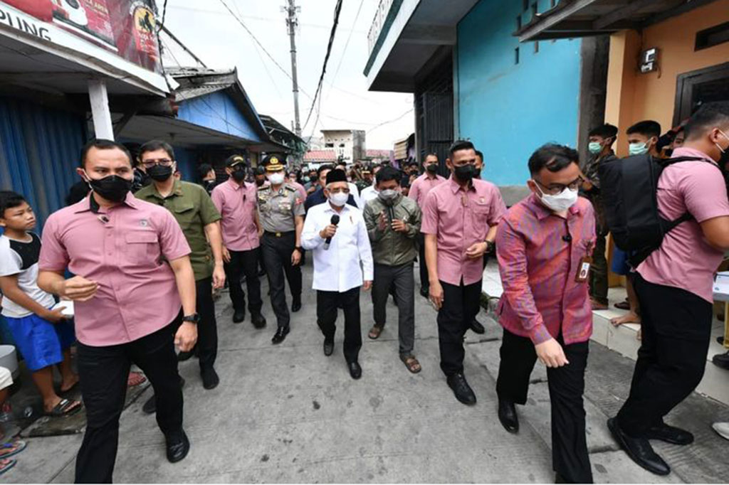 Ma'ruf Amin meminta depo bahan bakar minyak (BBM) Pertamina di Plumpang pascainsiden kebakaran dapat dipindahkan ke lokasi lebih aman, seperti area pelabuhan milik Pelindo.