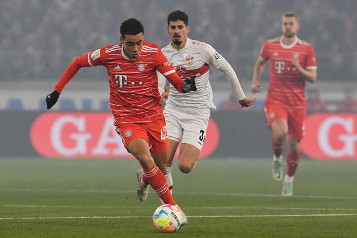 Bayern Muenchen naik ke puncak klasemen setelah mengalahkan VFB Stuttgart 2-1 dalam pertandingan pekan ke-25 Liga Jerman di Mercedes-Benz Arena pada Minggu, 5 Februari 2023 dini hari WIB.