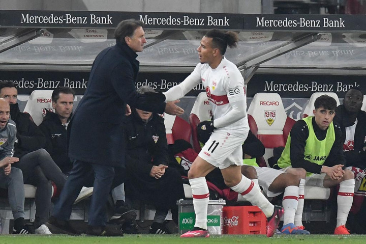 Pada menit ke-92 Stuttgart menyerang balik. Juan Perea mencatatkan namanya di papan skor setelah menyontek bola hasil umpan silang Tiago Tomas. Kedudukan menjadi 2-1.
  