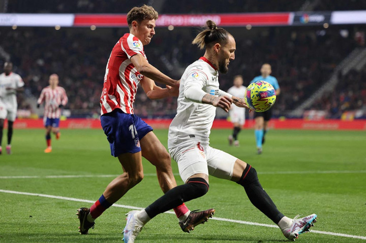 Sevilla sempat mencetak gol balasan pada menit ke-39. Umpan Pape Guaye ke depan gawang berhasil dituntaskan dengan mudah oleh Youssef En-Nesyri. Babak pertama berakhir dengan keunggulan 2-1 Atletico atas Sevilla.