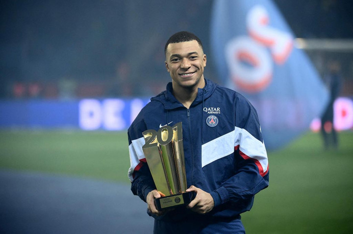 Lima menit kemudian, PSG bisa menggandakan keunggulan mereka. Kali ini berasal dari gol bunuh diri Jaouen saat mencoba menghalau umpan silang dari Nordi Mukiele.