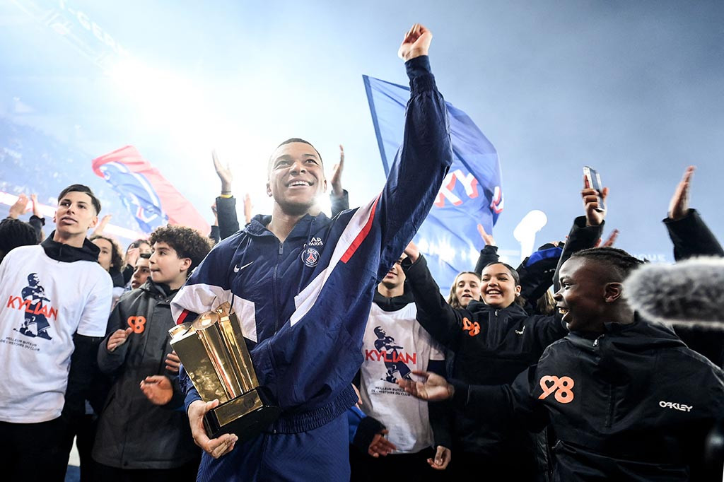 Pertandingan berakhir dengan skor 4-2 untuk kemenangan PSG.