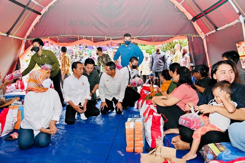 Presiden Joko Widodo menyebutkan kondisi tanah menjadi salah satu kendala pembuatan buffer zone atau zona penyangga yang memisahkan antara Depo Pertamina Plumpang dengan permukiman penduduk di sekitarnya.
  