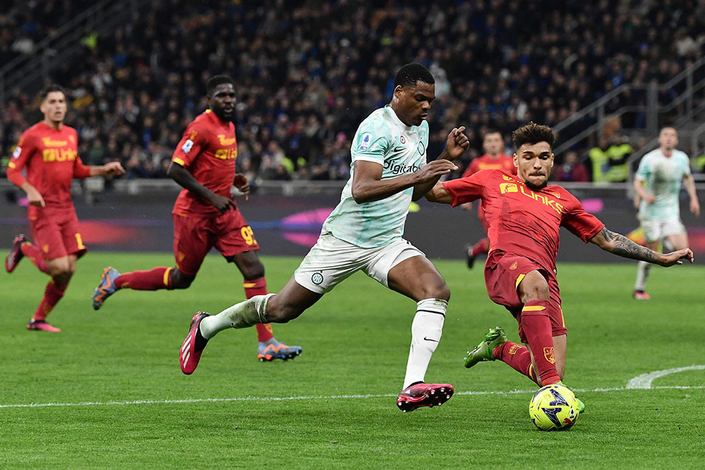 Selepas jeda turun minum, Inter tidak menurunkan intensitas serangan mereka dan berupa untuk menambah gol. Upaya mereka membuahkan hasil pada menit ke-53.