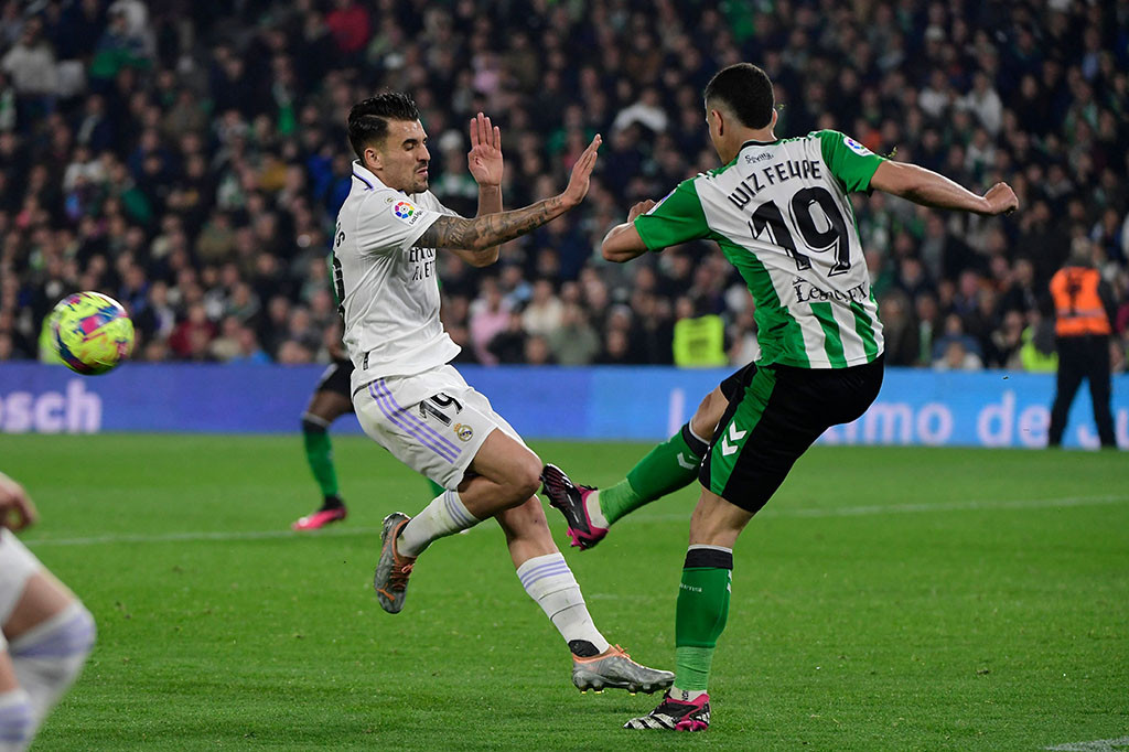 Kedua tim gagal mencetak gol di sisa waktu. Pertandingan berakhir imbang tanpa gol dan Real Madrid gagal mencuri poin penuh di Stadion Benito Villamarin. 