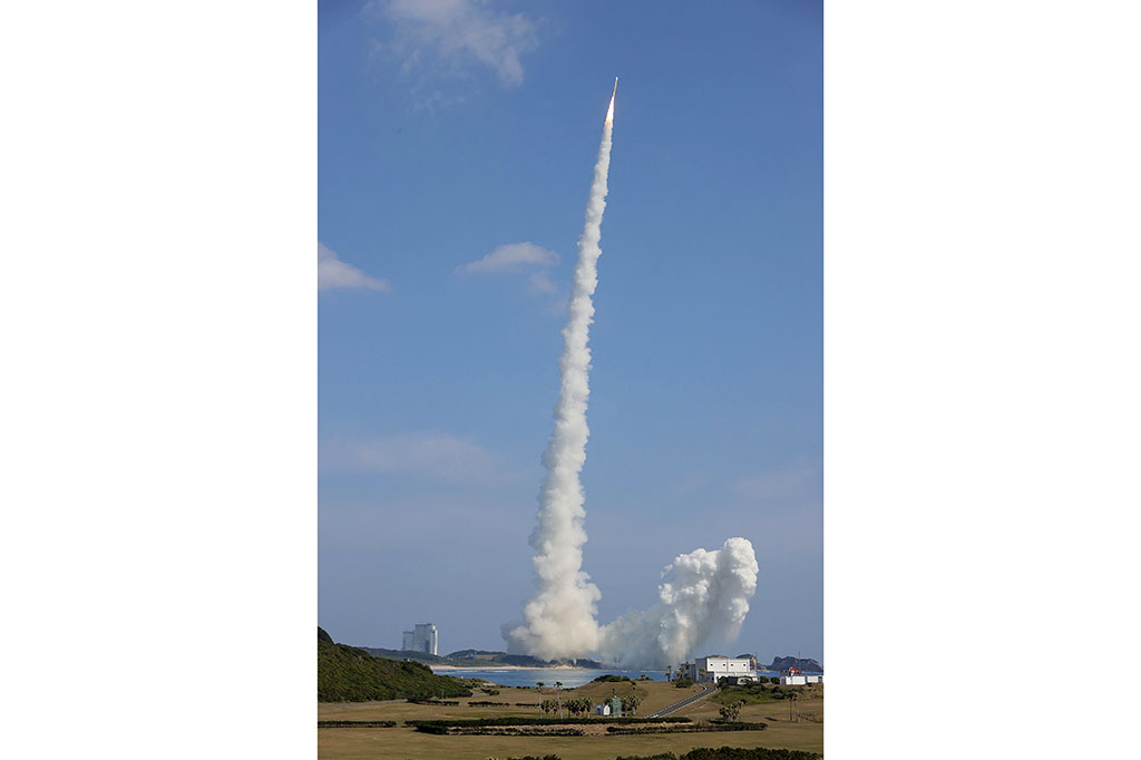 Peluncuran pada pukul 10.37 waktu setempat dari Tanegashima Space Center di barat daya Jepang awalnya tampak sukses. Pemisahan tahap pertama berjalan sesuai rencana, tetapi segera setelah itu muncul tanda-tanda masalah.