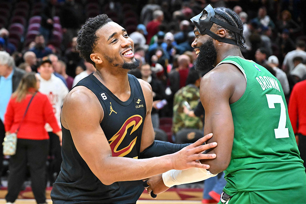 Cleveland Cavaliers berhasil menundukkan Boston Celtics dengan skor akhir 118-114 lewat babak tambahan waktu atau overtime dalam laga lanjutan NBA yang digelar di Rocket Mortgage Fieldhous Ohio, Selasa, 7 Maret 2023 WIB.