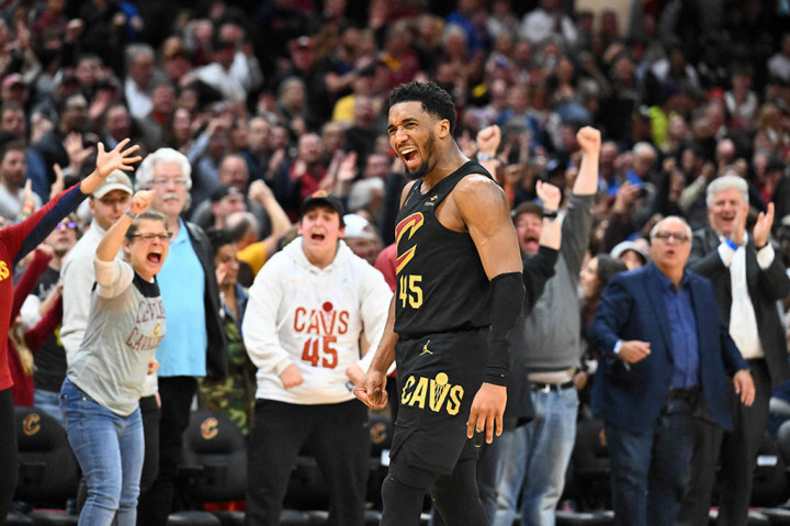 Donovan Mitchel dari Cavaliers menjadi pencetak poin terbanyak sekaligus mencatatkan dwiganda 40 poin dan 11 rebound. Dua catatan double-double lainnya juga dicetak oleh Darius Garland dengan 17 poin 12 assist, dan Evan Mobley 25 poin dan 17 rebound.