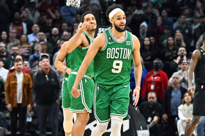 Poin tambahan untuk Celtics juga dicetak oleh Derrick White dan Grant Williams 12 poin, dan Marcus Smart 11 poin.