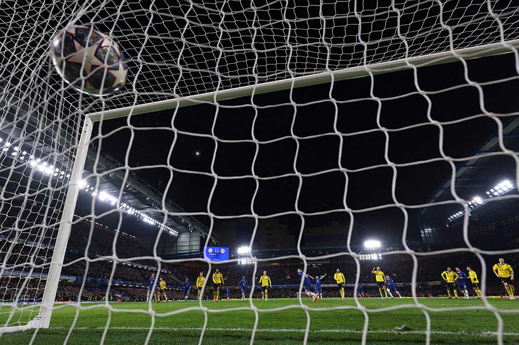 Penyerang Jerman tersebut kali ini mengeksekusi penalti dengan baik dan membawa Chelsea unggul 2-0 pada menit ke-53.