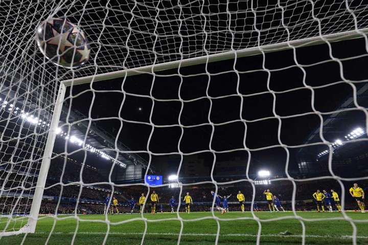 Penyerang Jerman tersebut kali ini mengeksekusi penalti dengan baik dan membawa Chelsea unggul 2-0 pada menit ke-53.