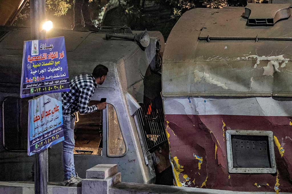 Sebuah pernyataan Kementerian Kesehatan Mesir mengatakan ada dua orang tewas dalam kecelakaan kereta api di Qalyub, sementara yang terluka dalam kondisi stabil.