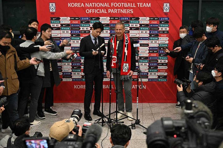 Pertandingan pertamanya bersama Korsel adalah laga persahabatan melawan Kolombia pada 24 Maret mendatang.