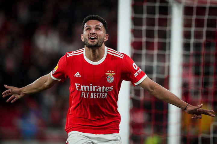 Benfica sukses menjebol gawang Mignolet pada menit ke-1. Alexander Bah melakukan overlap di sisi kiri dan memberikan umpan silang yang dituntaskan tumit Joao Mario. Namun, gol itu dianulir karena offside.