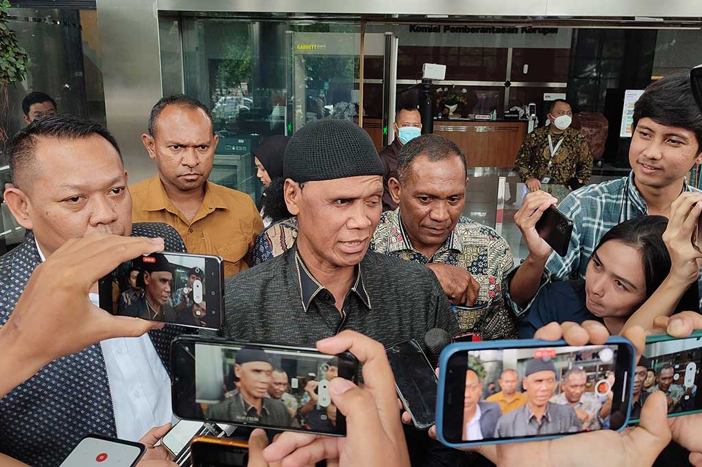 Hercules juga mengaku tidak mengenal Hakim Agung nonaktif Sudrajat Dimyati (SD) yang merupakan salah satu tersangka dalam kasus sama. 