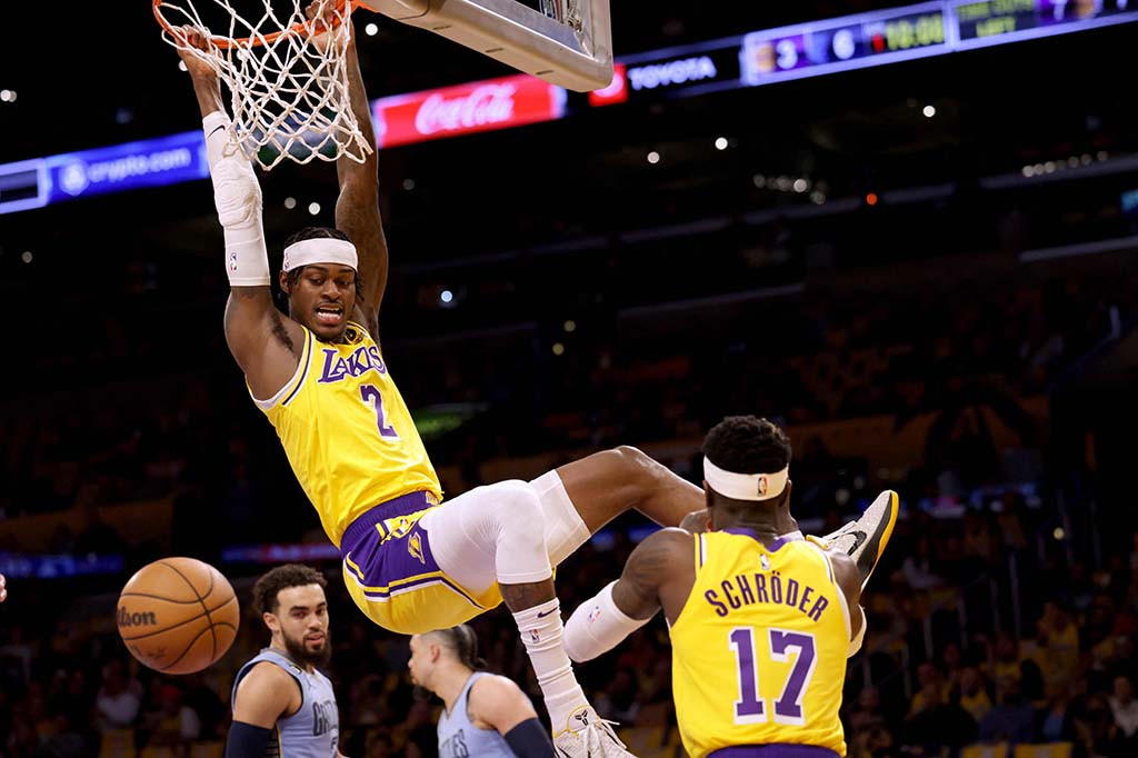 Rui Hachimura memegang peringkat kedua dengan 63,6 persen akurasi tembakan, 7 berhasil dari 11 percobaan yang dilakukan. Hachimura sendiri mengoleksi 17 poin dan 6 rebound. Poin yang sama juga dicetak oleh dua
pemain Lakers lainnya, yaitu Austin Reaves dan Dennis Schroder masing-masing 17 poin. Troy Brown Jr menambahkan 13 poin.