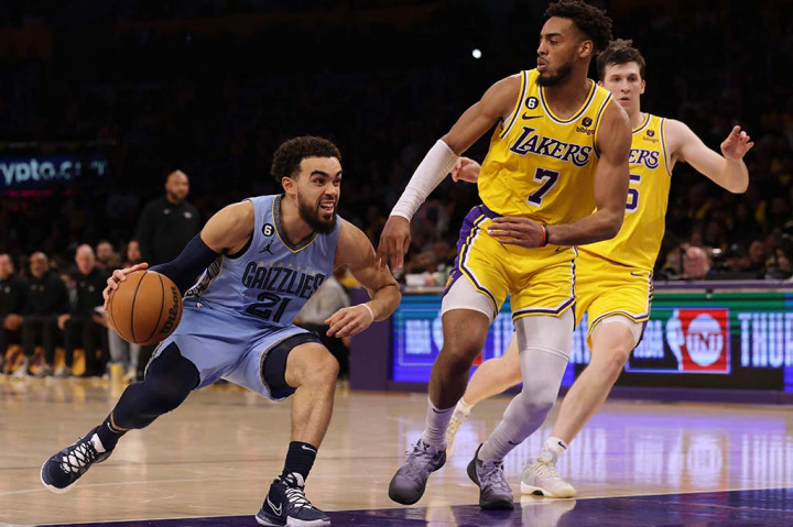 Kekalahan dari Lakers ini membuat posisi Grizzlies turun ke peringkat tiga klasemen sementara NBA Wilayah Barat, disalip oleh Sacramento Kings.