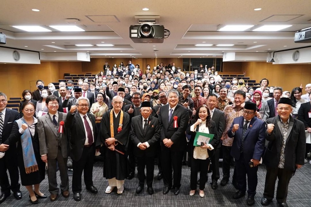 Selain itu, Wapres juga menambahkan bahwa Dialog Lintas Agama di Indonesia merupakan jalan terbaik untuk menyelesaikan dan mengantisipasi berbagai masalah di masa mendatang, baik dalam ranah multilateral, regional maupun bilateral. 