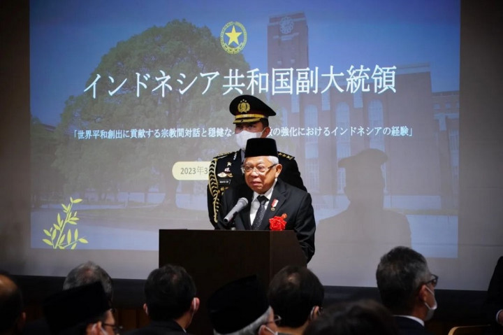 Pemerintah Indonesia sendiri memegang prinsip kebebasan beragama dengan berdasarkan ideologi Pancasila dan sistem negara yang demokratis dengan memperkuat manajemen moderasi beragama untuk merawat kemajemukan di dalam masyarakat.