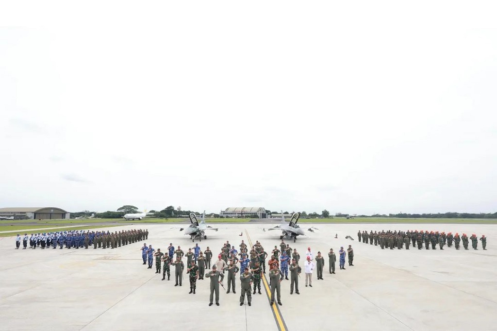Wing Kehormatan Penerbang Kelas I TNI AU ini juga diberikan sebagai penghargaan atas jasa-jasanya yang telah ditunjukkan dalam kerja sama yang baik dan dukungannya selama ini dalam melaksanakan tugas pengabdian kepada bangsa dan negara.