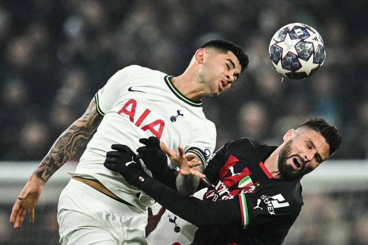 Kick-off ditunda 10 menit setelah kedatangan kedua tim terlamat karena kemacetan lalu lintas. Tottenham bekerja keras dalam upaya mereka untuk membalikkan defisit satu gol di babak 16 besar, sementara Milan melewatkan beberapa peluang.