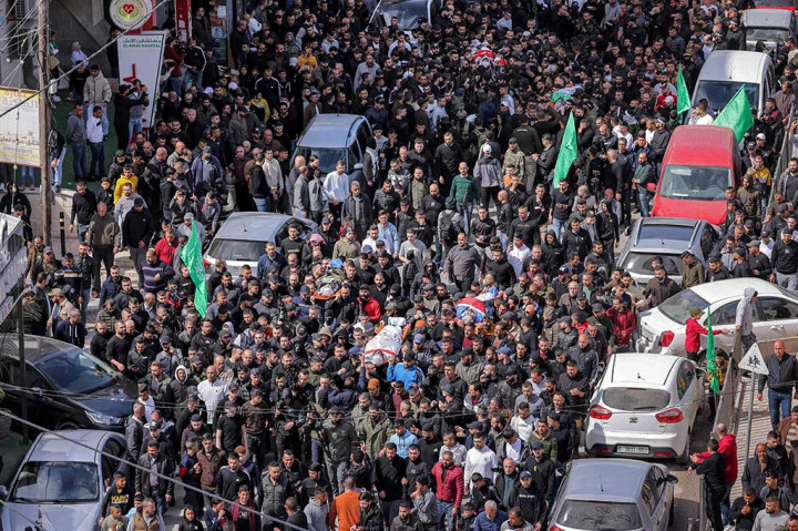 Tentara Israel menyerbu kamp pengungsi di Kota Jenin, Tepi Barat, Selasa, 7 Maret 2023. Serangan itu menewaskan enam warga Palestina, termasuk seorang pria bersenjata Hamas yang dicurigai menembak mati dua orang bersaudara di sebuah permukiman Yahudi di dekat Desa Huwara.