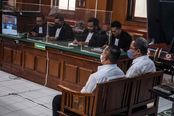 Hakim Ketua Abu Achmad Sidqi Amsya mengatakan bahwa terdakwa terbukti lalai dalam kealpaan yang mengakibatkan seseorang mengalami luka berat hingga nyawa seseorang melayang.