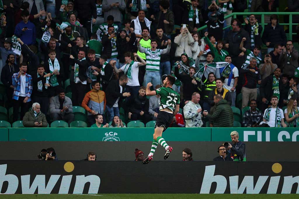 Sporting merespon dan berhasil menyamakan kedudukan pada menit ke-34. Umpan Marcus Edwards berhasil disundul Goncalo Inacio di kotak penalti. Skor 1-1 bertahan hingga jeda.