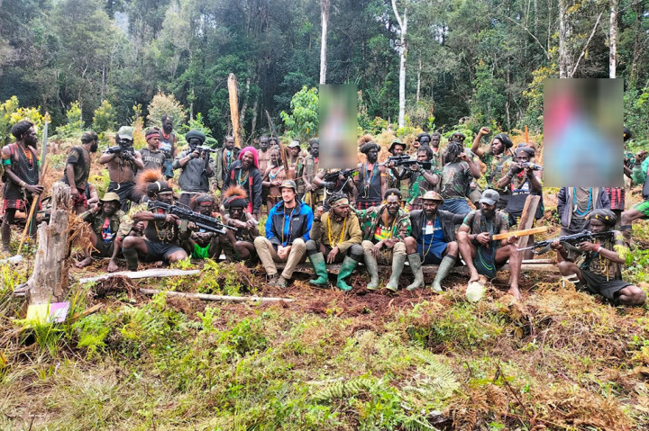 Dikatakan, Satgas Damai Cartenz masih terus melakukan pencarian tanpa batas waktu.