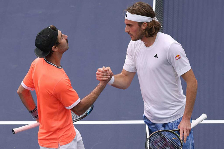 Petenis asal Yunani tersebut kalah dengan skor 7-6(7/0), 4-6, 7-6(7/5) di babak kedua turnamen WTA dan ATP Master 1000 Indian Welss.  