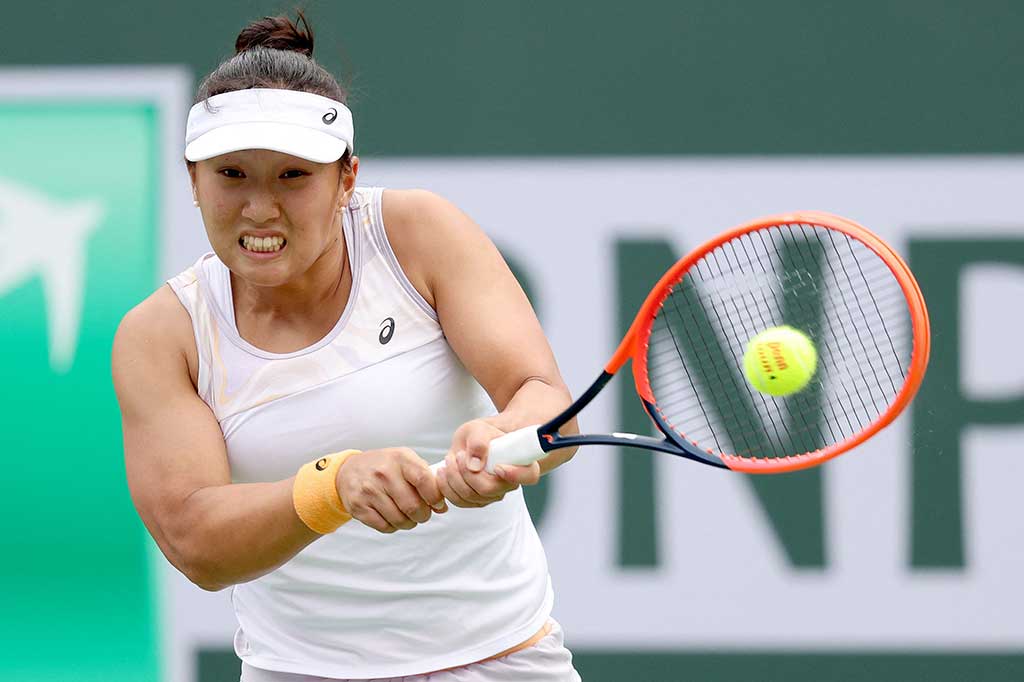 Petenis nomor satu dunia tersebut melewati set pertama dengan memenangi 25 dari 32 poin. Pada set kedua Liu berhasil menyelamatkan satu match point saat dia akhirnya memegang servis di gim terakhir. Namun, Swiatek menutup pertandingan di gim berikutnya setelah 65 menit.
