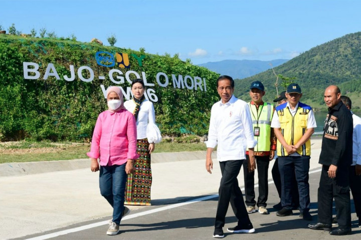 Peresmian Jalan Bajo-Golo Mori merupakan satu dari beberapa agenda kunjungan kerja Presiden selama dua hari di Labuan Bajo.