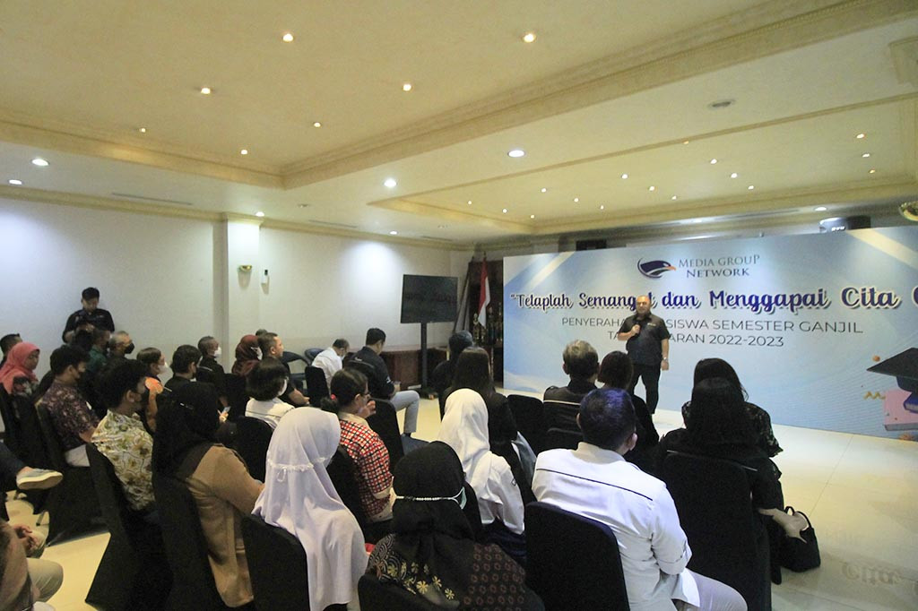 CEO Media Group Network (MGN) Mohammad Mirdal Akib menyatakan bahwa bantuan ini merupakan apresiasi proses belajar anak-anak karyawan Media Group.