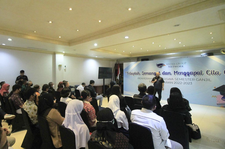 CEO Media Group Network (MGN) Mohammad Mirdal Akib menyatakan bahwa bantuan ini merupakan apresiasi proses belajar anak-anak karyawan Media Group.