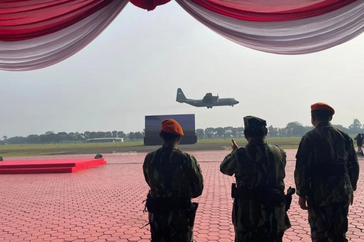 Pemberian gelar tersebut merupakan bentuk penghargaan kepada Prabowo karena dinilai berhasil menjadi tokoh yang memberikan dukungan dan kontribusi nyata terhadap perkembangan serta pembinaan Kopasgat TNI AU.