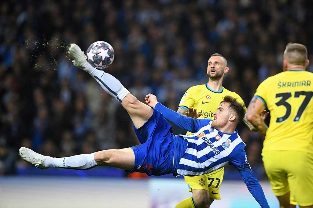Tiga peluang terbaik Porto terjadi di masa injury time, namun tidak satu pun tidak ada yang membuahkan hasil.