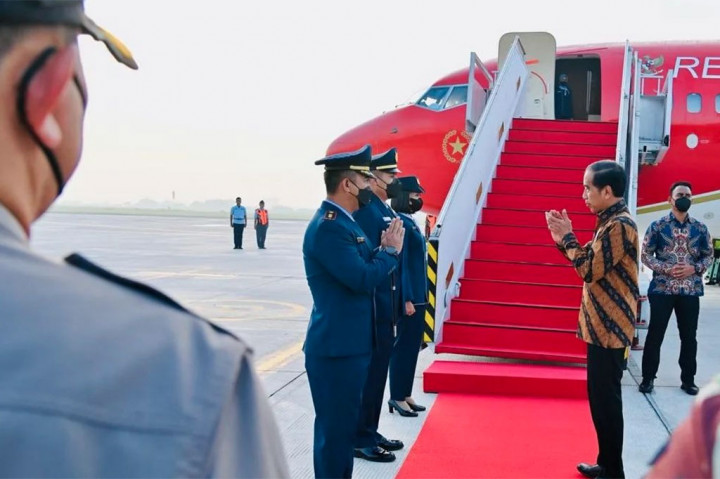 Pertemuan Leaders’ Retreat merupakan pertemuan tahunan yang dilakukan Presiden Indonesia dengan PM Singapura. Tahun lalu pertemuan dihelat di Bintan, Indonesia.