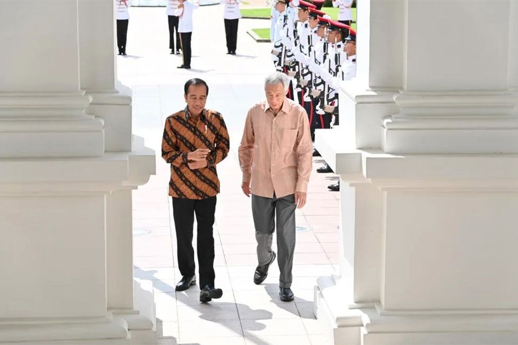 Presiden Joko Widodo tiba di Istana Kepresidenan Singapura, pada Kamis, 16 Maret 2023. Kedatangan Jokowi disambut langsung Perdana Menteri Singapura Lee Hsien Loong.