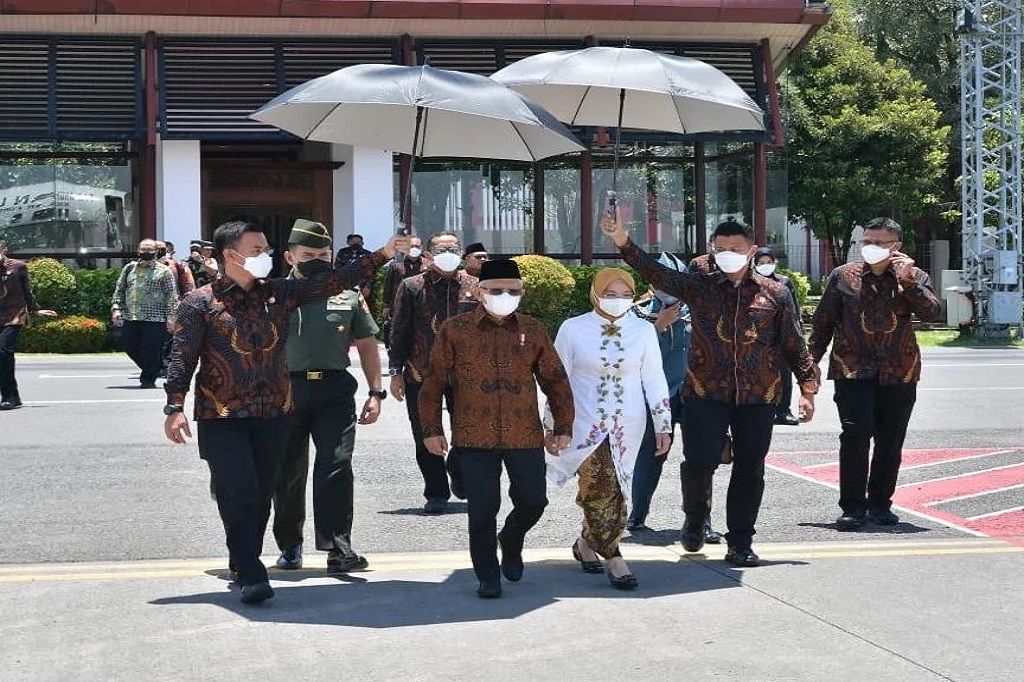 Kunjungan Wapres ke NTB kali ini di antaranya untuk meresmikan Kawasan Sains Kurnaen Sumadiharga BRIN sebagai Fasilitas Riset dan Inovasi Produk Halal Berbasis Maritim Nasional serta menghadiri Peringatan Hari Jadi ke-70 Nahdlatul Wathan.