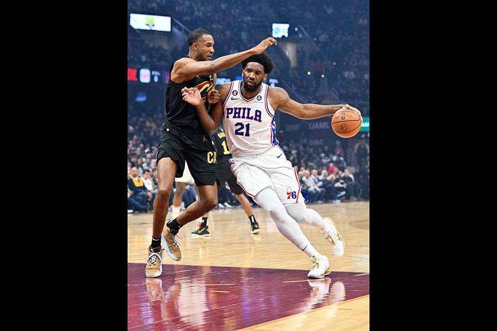 Embiid, yang juga melakukan 18 rebound dan empat blok, mengatakan dia mendapat manfaat dari keraguan wasit.